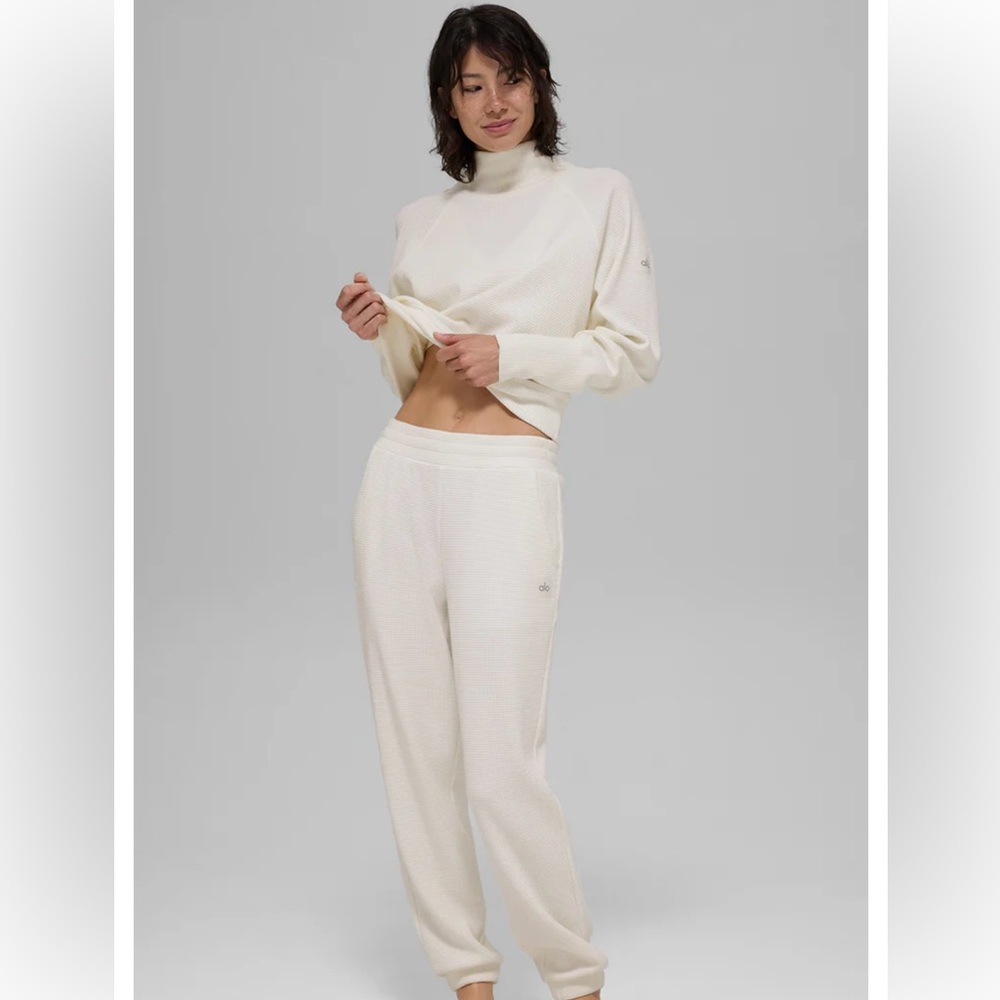 ALO Set Waffle Weekend Escape in Ivory